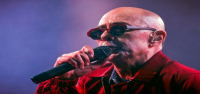 Carlos 'Indio' Solari, leyenda del rock argentino, fallece a los 77 años.