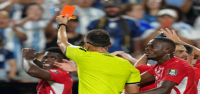 El comité de reglas afirma que expulsar al jugador suizo en los cuartos de final del Mundial contra Argentina fue un error.