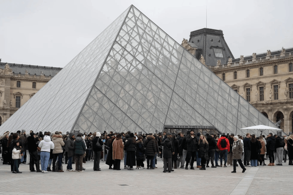 el louvre tendra un nuevo director