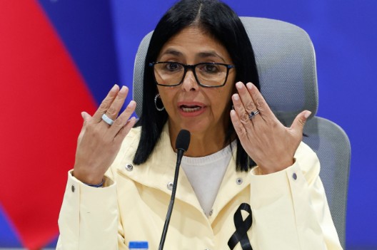 Venezolanos observan