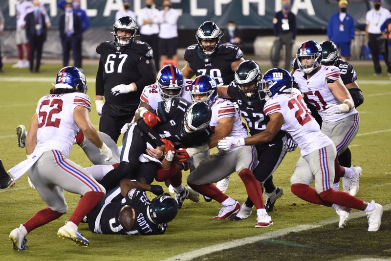 Eagles de Filadelfia remontan y ganan 22-21 a Giants de NY