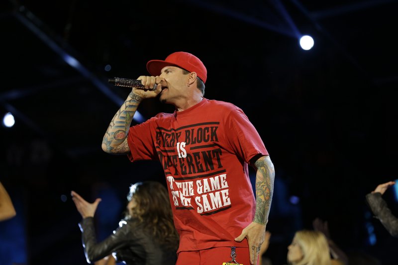 Temores de virus congelan concierto de Vanilla Ice