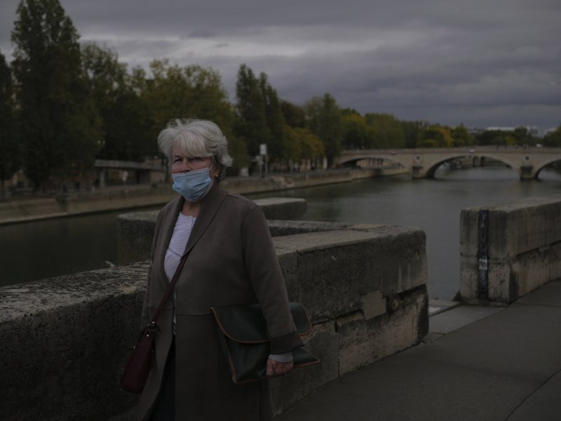 Hospitales de París en emergencia ante repunte de COVID-19
