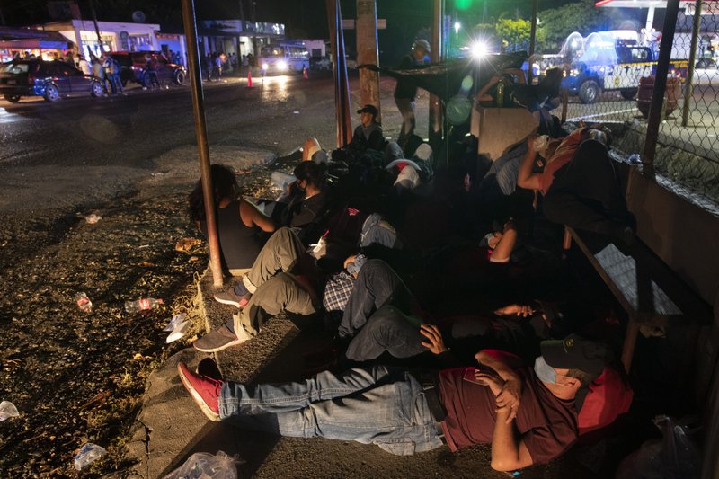 Migrantes hondureños viajan hacia EEUU pese a pandemia