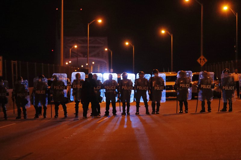 EEUU: Calma en protestas tras nuevos cargos en caso Floyd