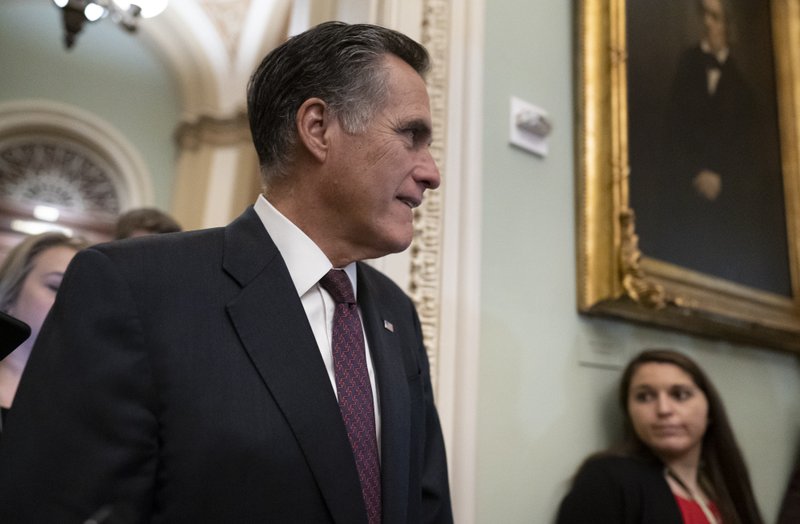 Romney puede afianzar influencia en juicio pol&iacute;tico de Trump